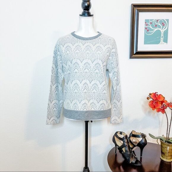 🍋 Joe Fresh • Faux Lace Gray Sweater - Picture 1 of 8